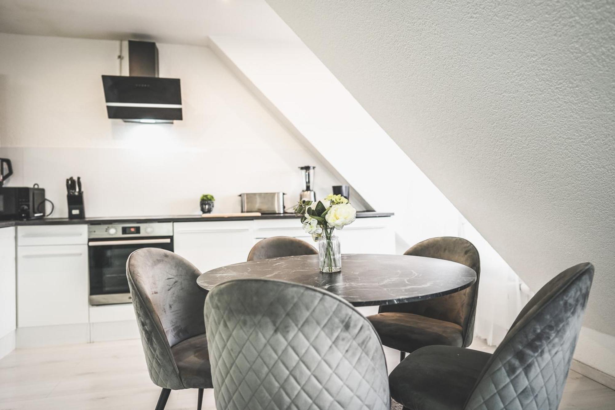 Luxus Maisonette Wohnung Am See, Wehome Premium Sankt Leon-Rot Esterno foto