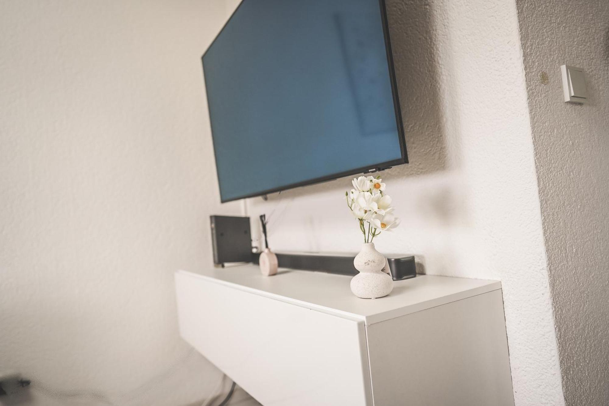 Luxus Maisonette Wohnung Am See, Wehome Premium Sankt Leon-Rot Esterno foto