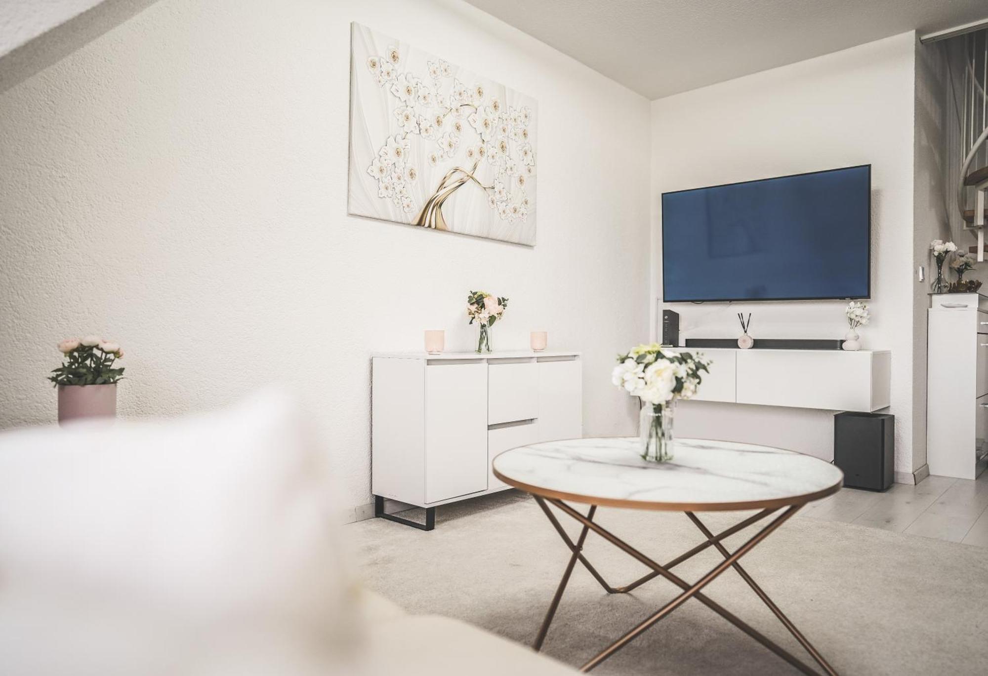 Luxus Maisonette Wohnung Am See, Wehome Premium Sankt Leon-Rot Esterno foto