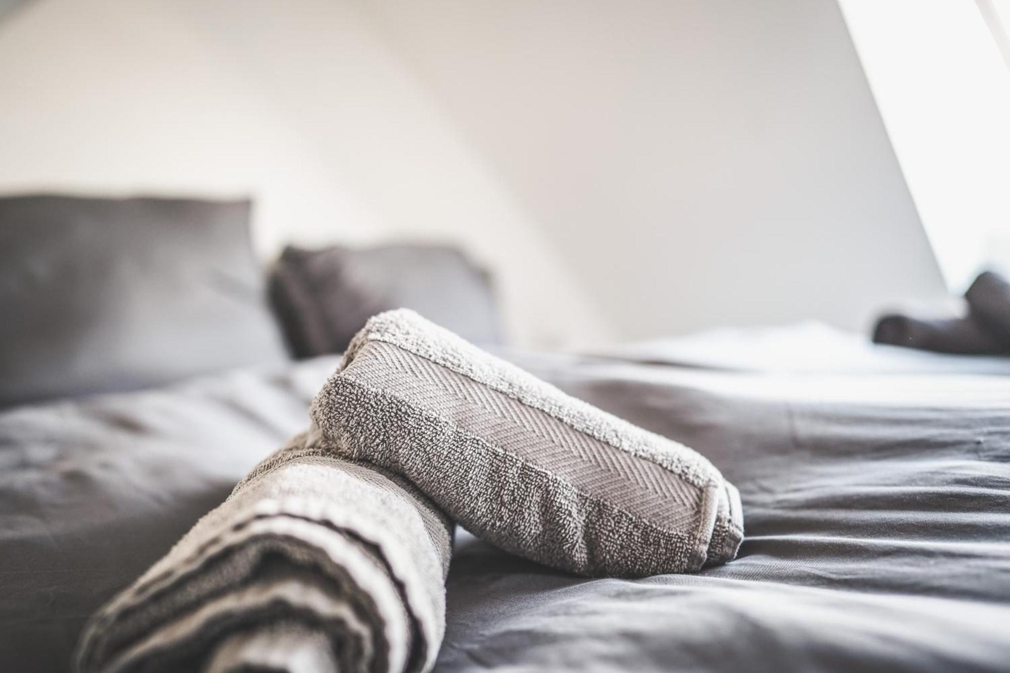Luxus Maisonette Wohnung Am See, Wehome Premium Sankt Leon-Rot Esterno foto