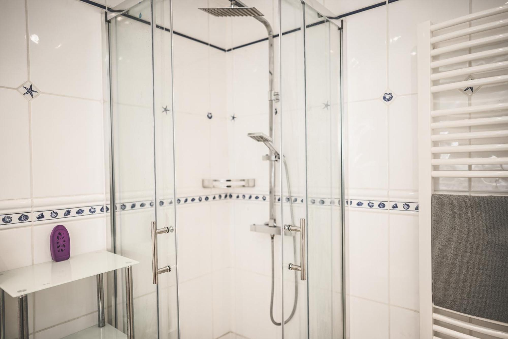 Luxus Maisonette Wohnung Am See, Wehome Premium Sankt Leon-Rot Esterno foto